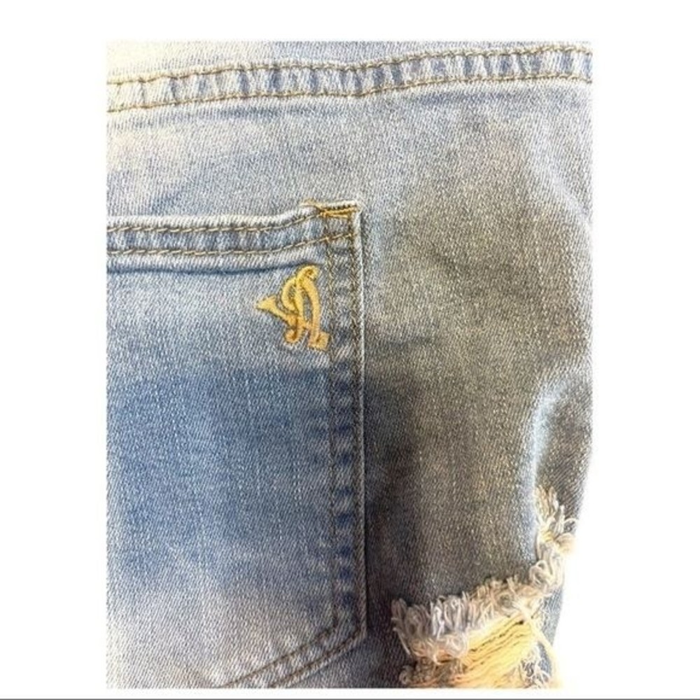 VIP Jeans Distressed Frayed Raw Hem Denim Shorts Size 21/22 - Picture 3 of 8